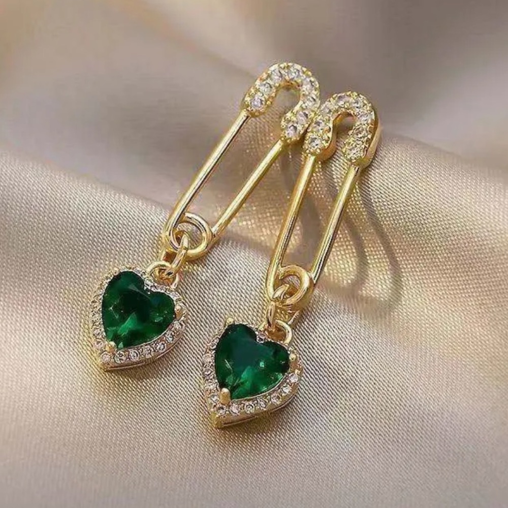 BRAND NEW💚SUPER CUTE Vintage Heart Elegant Green Rhinestones Dangle Earrings